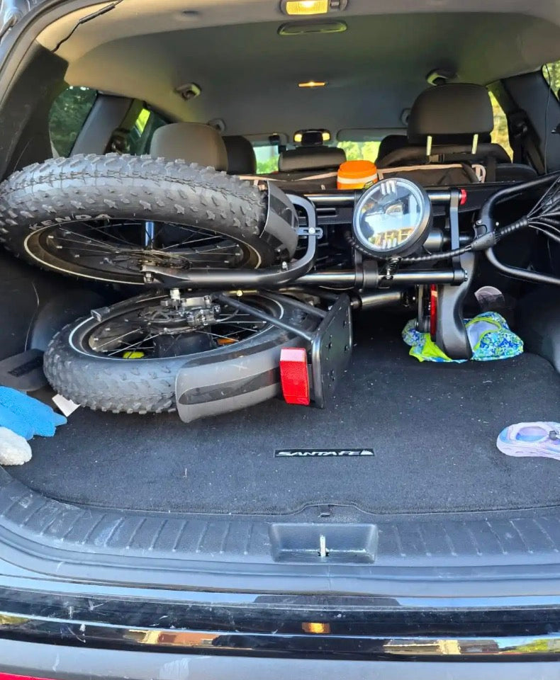 Rider on EK6 Max 2.0 on a city street